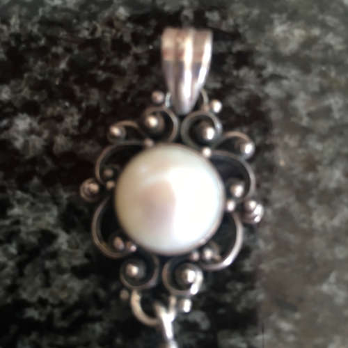 Antique Pearl Droop Pendant