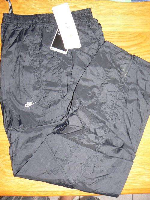 NIKE - LARGE - LONG PANTS - BLACK - With Tags - Brand New