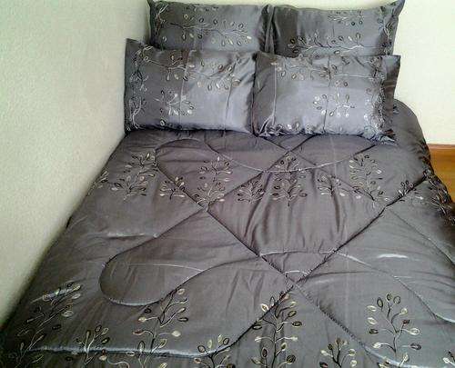 NEW!!!!! DOUBLE LUXURY EMBROIDED COMFORTER 5 PIECE SET - RED