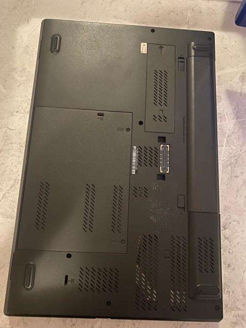 LENOVO THINKPAD T540P - CORE i5-4300M 2,6 GHZ 8 GB RAM 500 GB HDD WINDOWS 10 PRO