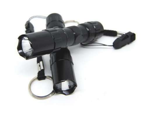 Black Mini CREE LED Flashlight Torch Handy Light Lamp Keychain