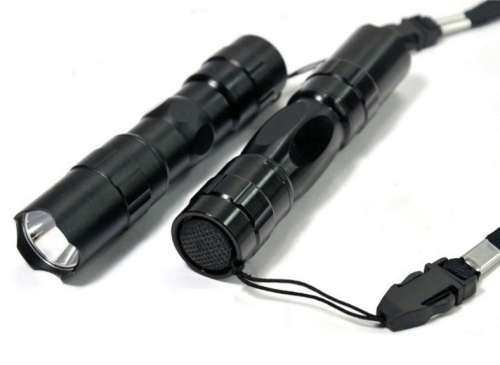 Black Mini CREE LED Flashlight Torch Handy Light Lamp Keychain