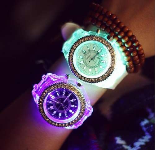 Luminous glow watches personality Korea han edition men's and women's students lovers jelly fashion