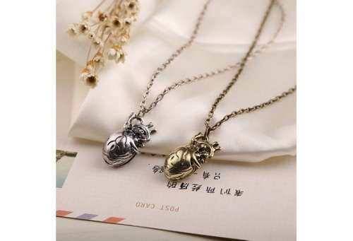 Retro 3D Anatomical Human Hollow Heart Pendant Necklace Sweater Chain