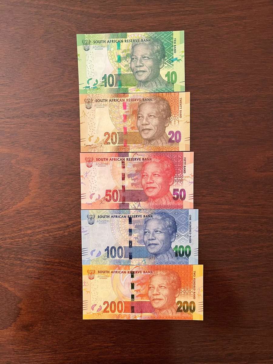 L Kganyago, 1st Issue, Set of AA0000456 Series Mandela Notes with Identical Serial Numbers