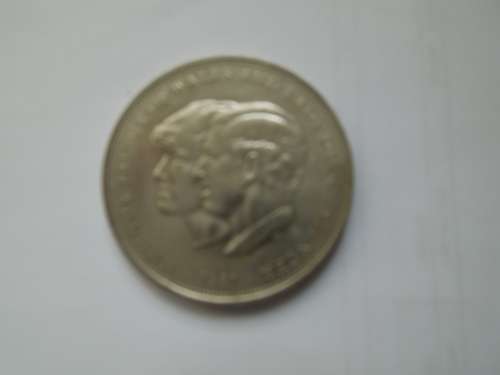 1981 Prince of Wales and Lady Diana Crown