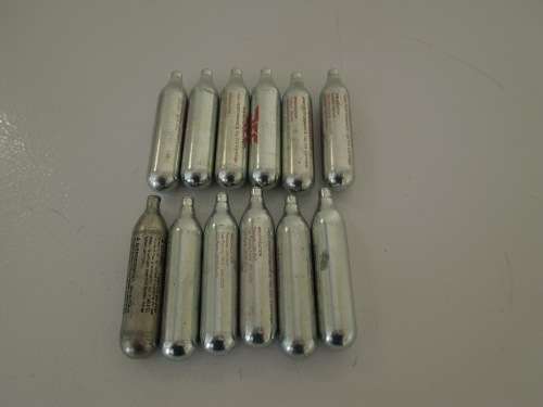 CROSSMAN 10 SHOT REVOLVER ( CO2 gas fired )