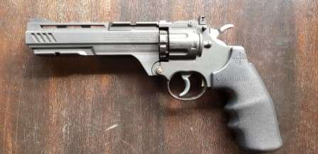 CROSSMAN 10 SHOT REVOLVER ( CO2 gas fired )