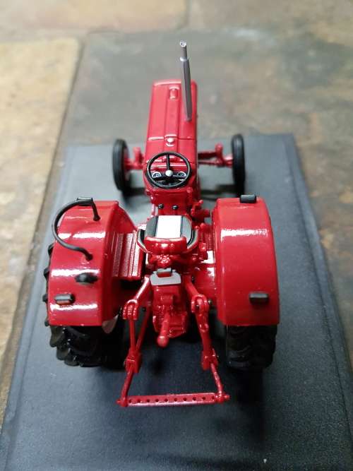 Tractors And The World Of Farming - Issue (131)_IH 624 - 1968