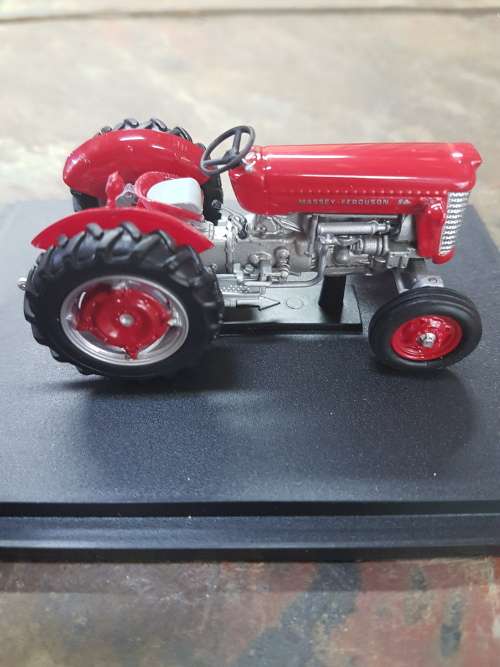 Tractors And The World Of Farming - Issue (137)_Massey Ferguson 50 - 1959