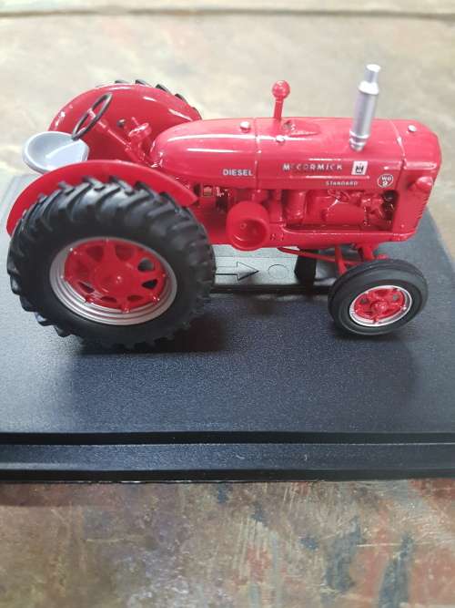TRACTORS AND THE WORLD OF FARMING - ISSUE 108 - IH'S MCCORMICK WD9