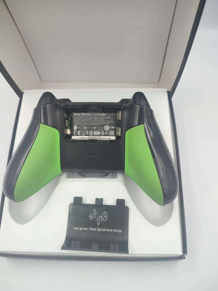 Xbox Series X/S Wireless Controller 20th Anniversary Special Limited Edition