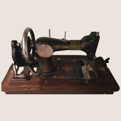 Vintage Sewing Machine - Challenger