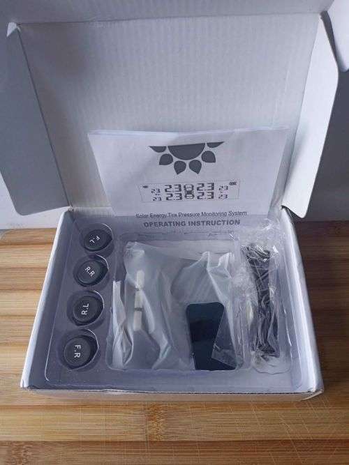 Solar Wireless Tyre / Tire Pressure Monitor System with 4 wheel Sensors