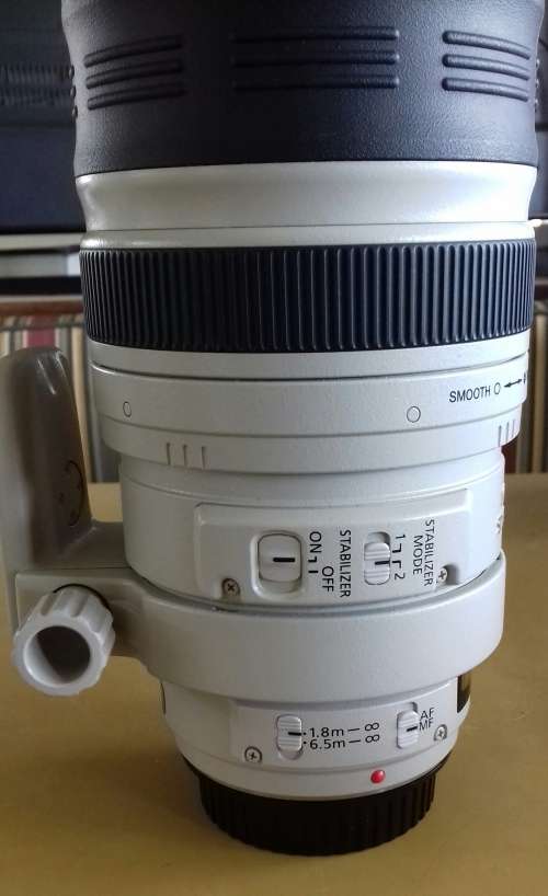 Canon EF 100-400 mm F/4.5-5.6 L IS USM lens as new condition hardly used