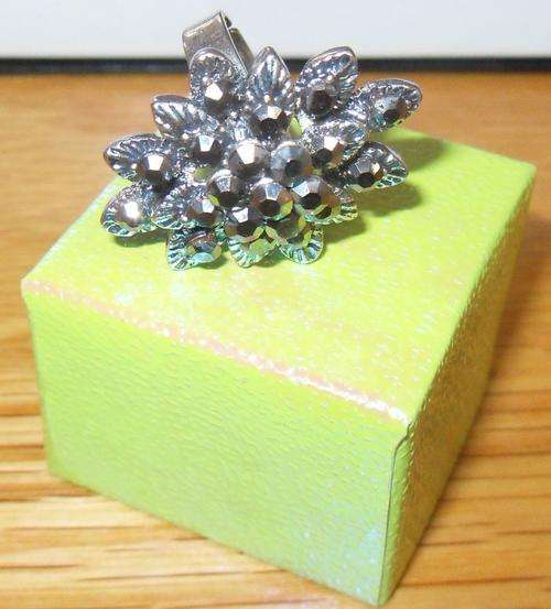 Flower shape ring