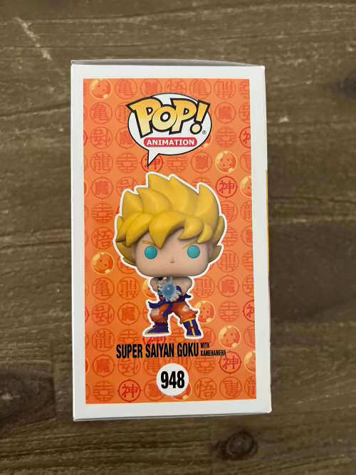 SUPER SAIYAN GOKU!!DBZ!!FUNKO POP!! HOT TOPIC EXCLUSIVE!! DIAMOND COLLECTION!!