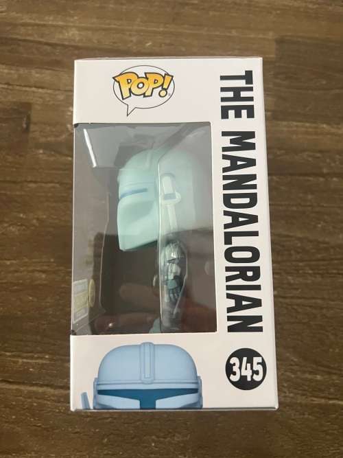 THE MANDALORIAN!!STAR WARS!!FUNKO POP!! EE EXCLUSIVE!! GITD