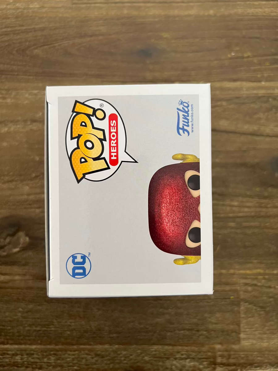 THE FLASH!! FLASH!!FUNKO POP!! DC SHOP EXCLUSIVE!! DIAMOND COLLECTION!!