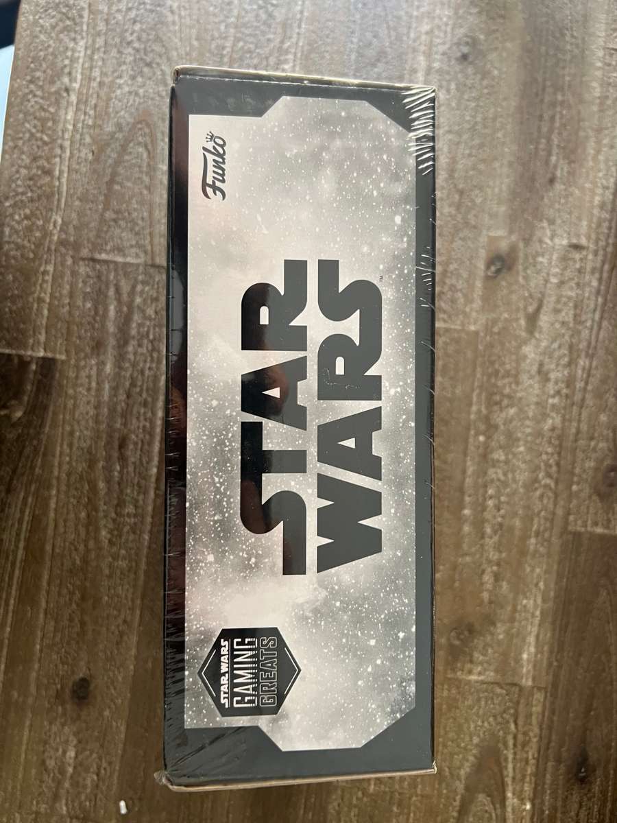 STAR WARS COLLECTOR BOX!!FUNKO POP!! GAMESTOP EXCLUSIVE!!