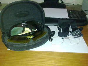 OAKLEY SUNGLASSES WITH 5 IN INTERCHANGEABLE LENSES