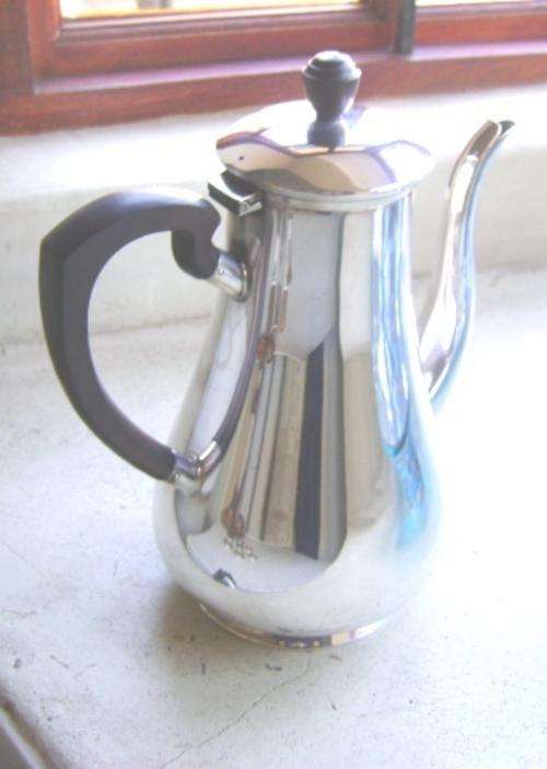 EXCELLENT ENGLISH EPC NUMBERED 8904/76 COFFEE POT