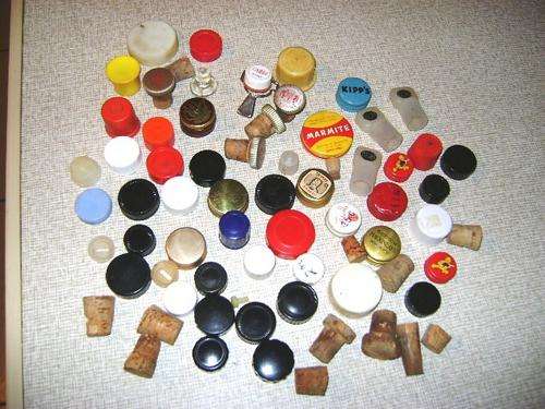LARGE VINTAGE LOT OF CORKS, CAPS AND SCREW TOP"S