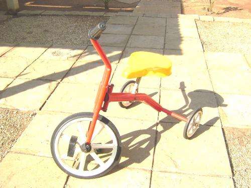 VINTAGE MINT SMALL TRI-ANG TRICYCLE