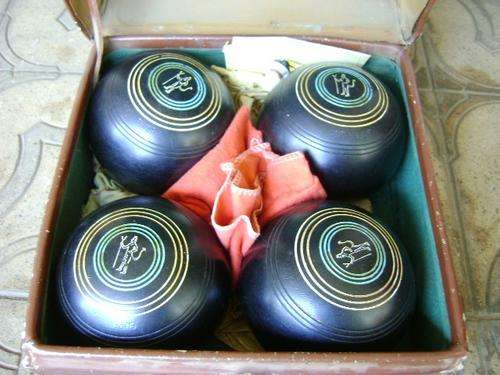 VINTAGE BOWLING BALLS IN CASE