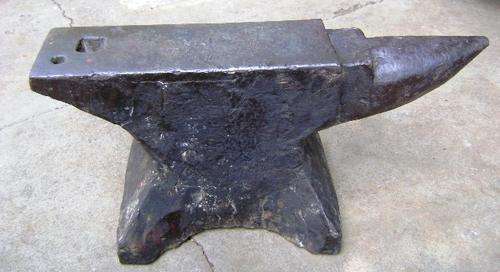 VINTAGE LARGE 66 KG ANVIL