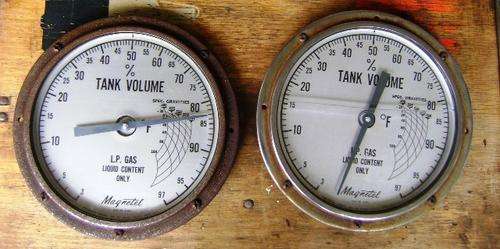 2 LARGE MAGNETEL TANK VOLUME LP GAS GAUGES TEXAS USA