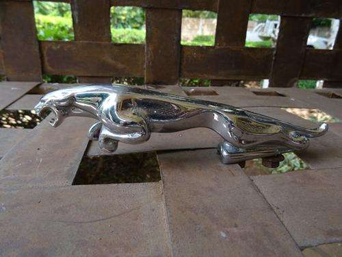 VINTAGE 1988-1994 JAGUAR 7 3/4 " HOOD ORNAMENT