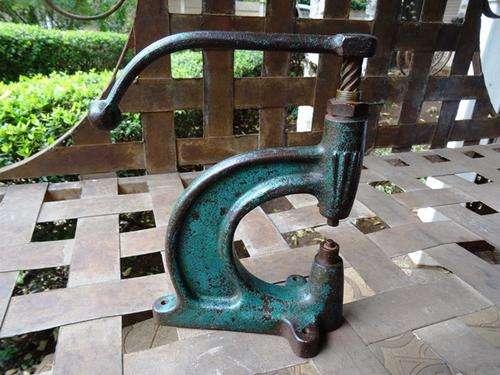 ANTIQUE CAST IRON S2 STUD FLYPRESS