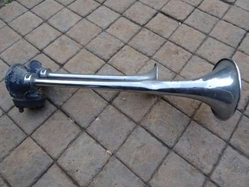 SET OF VINTAGE CHROMED AIR HORNS
