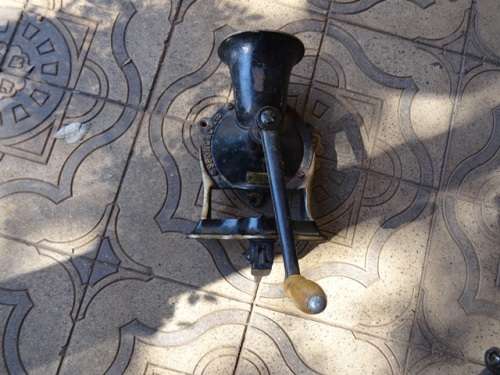 VINTAGE SPONG ENGLAND NO 4 COFFEE GRINDER