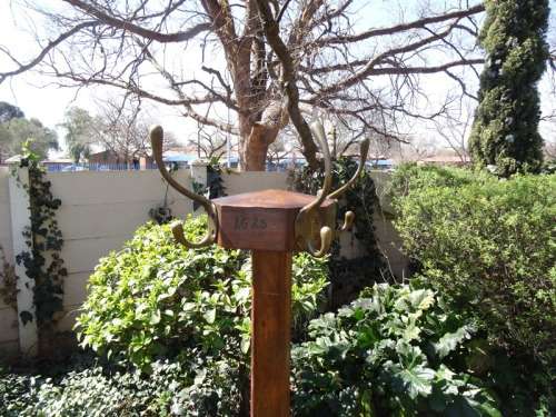 VINTAGE OAK HATSTAND