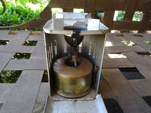 VINTAGE BRASS PRIMUS IN A TIN MODEL 71