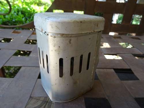 VINTAGE BRASS PRIMUS IN A TIN MODEL 71