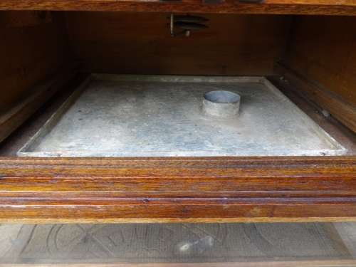 ANTIQUE CHICKEN/DUCK EGG SELF REGULATING PARAFFIN INCUBATOR