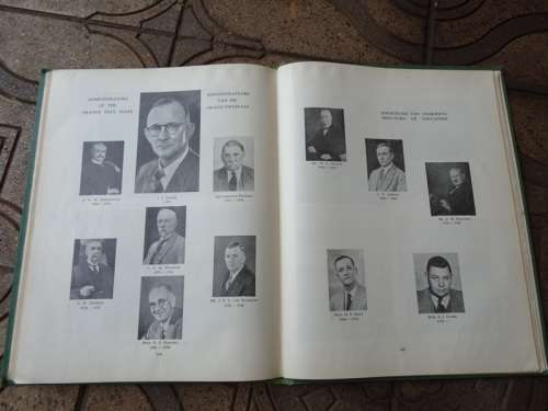 1854-1954 GEDENKBOEK VAN DIE ORANJE VRYSTAAT