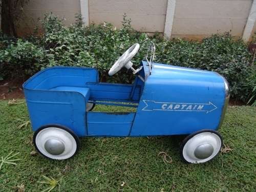 1950'S TRIANG CAPTAIN PEDAL CAR