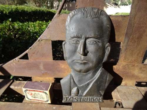 VINTAGE J G STRIJDOM BRONZE PLAQUE