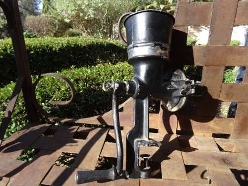 VINTAGE LARGE NO 3 COFFER / SPICE GRINDER