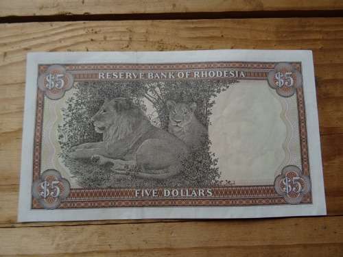 RESERVE BANK OF RHODESIA 5 DOLLAR NOTE