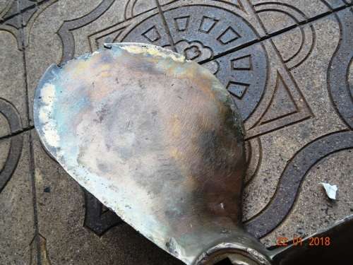 OLD FISHING TRAWLER YELLOW BRONZE PROPELLER 550 MM DIAMETER.