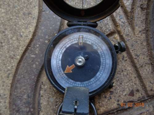 WW 2 COMPASS IN LEATHER CASE