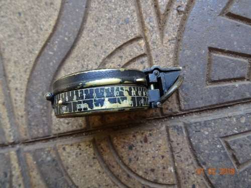 WW 2 COMPASS IN LEATHER CASE