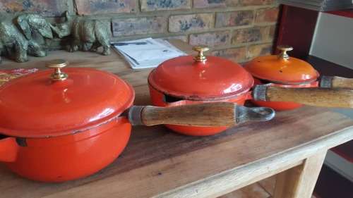 4 X VINTAGE CAST IRON ENAMEL POTS