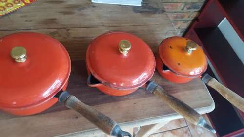 4 X VINTAGE CAST IRON ENAMEL POTS