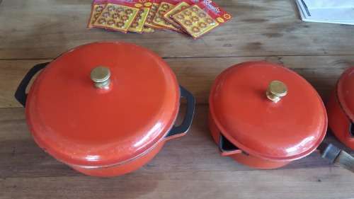 4 X VINTAGE CAST IRON ENAMEL POTS
